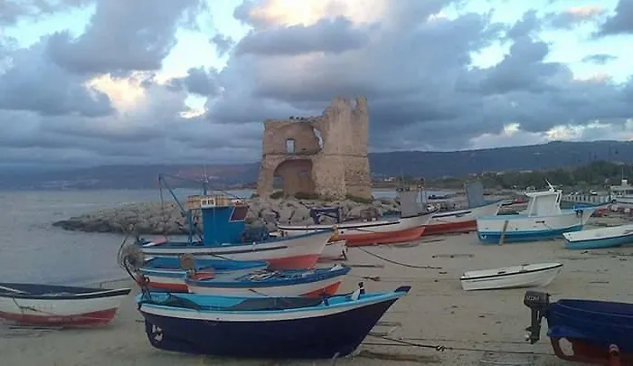 ベッド・アンド・ブレックファスト Antico Frutteto Cessaniti